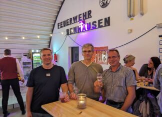 Stehtische für die Feuerwehr und die Benhauser Vereine